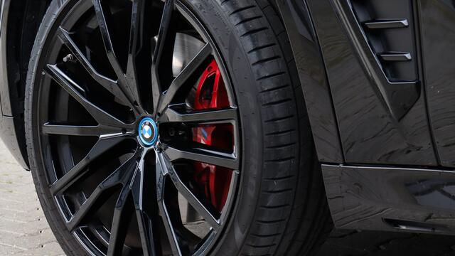 BMW X5 xDrive50e M-Sport Pro 'Citrinschwarz' | Bowers & Wilkins | Sky Lounge | Massage | Soft-Close | Head-up | Trekhaak