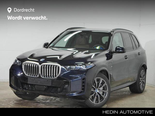 BMW X5 xDrive50e M-Sport | Panorama | Driving Assistant Professional | Harman Kardon | Trekhaak | Comfortzetels