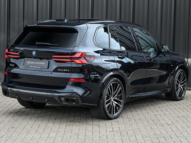 BMW X5 XDRIVE 50e | M-SPORT PRO | PANORAMADAK | AMBIANCE INTEIRUER | ACTIVE CRUISE | ICONIC GLOW | CARBON BLACK | COMFORT ACCESS | COMFORT SEATS | SHADOW LINE | PANO | LUCHTVERING | 360 CAMERA | HEAD-UP | STUUR- EN STOELVERWARMING | HARMAN/KARDON