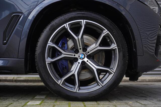 BMW X5 xDrive45e M Sportpakket | Trekhaak met elektrisch wegklapbare kogel | Glazen panoramadak | Driving Assistant Professional | HIFI System Harman Kardon