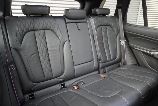 BMW X5 xDrive45e M Sportpakket | Trekhaak met elektrisch wegklapbare kogel | Glazen panoramadak | Driving Assistant Professional | HIFI System Harman Kardon