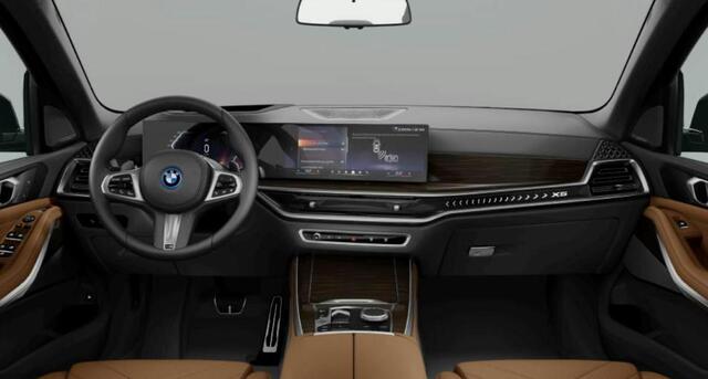 BMW X5 xDrive50e M Sport - Trekhaak - Panoramadak - Warmte Comfort Pack - Comfortstoelen - Travel en Comfort systeem - Comfort Access - Soft Close - Parking/Driving Assistant Professional - Harman Kardon -