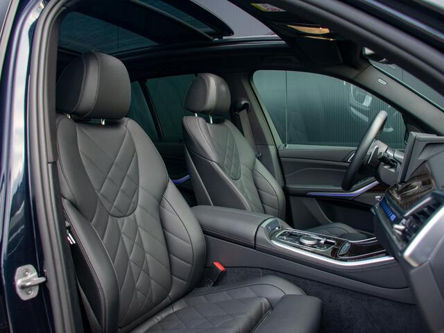 BMW X5 xDrive50e | Trekhaak | M Sport | Achteras besturing | Schuif-/kantel Pano | Softclose | Adapt. LED | Head-up | Stuurwielverwarming