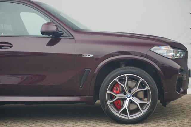 BMW X5 xDrive45e High Executive M Sportpakket 22'' / Panoramadak / Laserlight / Comfortstoelen / Trekhaak / Driving Assistant Professional