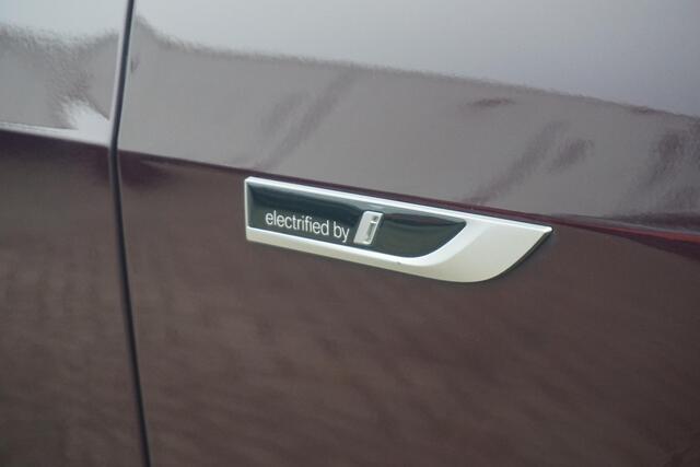 BMW X5 xDrive45e High Executive M Sportpakket 22'' / Panoramadak / Laserlight / Comfortstoelen / Trekhaak / Driving Assistant Professional