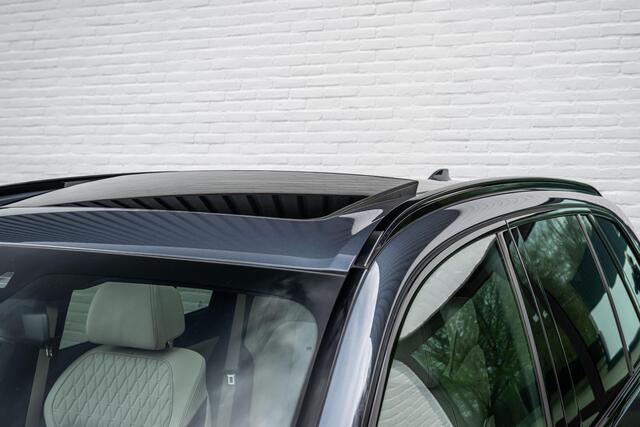 BMW X5 xDrive45e M-Sport 4-Wielsturing Individual B&W