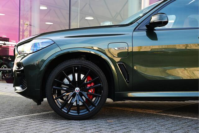 BMW X5 xDrive45e High Executive M Sport Automaat / Bowers & Wilkins / Sky lounge Panoramadak / Carbon inleg / 360 camera / 22"LM-velgen / Driving Assistant Professional / Laserlight / Head-Up / Parking Assistant Plus