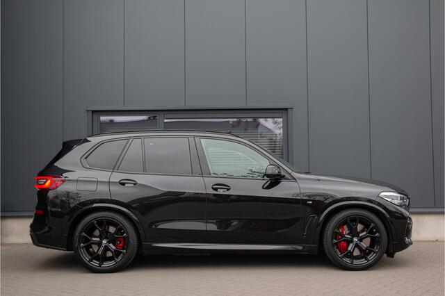 BMW X5 xDrive 45 e | M-Sport | ACC | Skylounge | Massage & Ventilatie | Comfortstoelen | Lane + Side Assist | Pano | Stuurverwarming | Harman Kardon | Camera | 21" | Apple & Android Carplay | Memory | Laser | Dealer Onderhoud | BTW | Luchtvering | 360 Cam | Carb