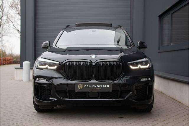 BMW X5 xDrive 45 e | M-Sport | ACC | Skylounge | Massage & Ventilatie | Comfortstoelen | Lane + Side Assist | Pano | Stuurverwarming | Harman Kardon | Camera | 21" | Apple & Android Carplay | Memory | Laser | Dealer Onderhoud | BTW | Luchtvering | 360 Cam | Carb