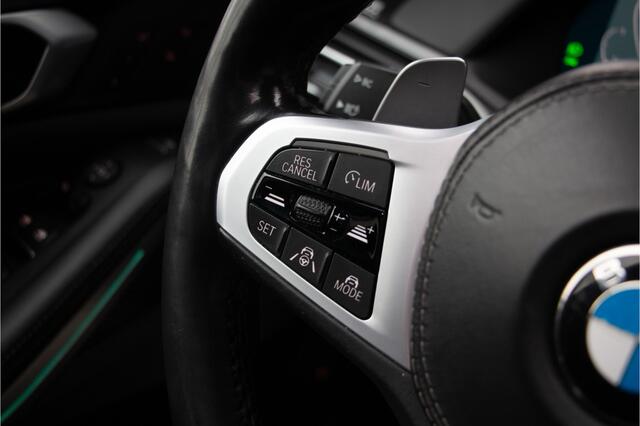 BMW X5 xDrive 45 e | M-Sport | ACC | Skylounge | Massage & Ventilatie | Comfortstoelen | Lane + Side Assist | Pano | Stuurverwarming | Harman Kardon | Camera | 21" | Apple & Android Carplay | Memory | Laser | Dealer Onderhoud | BTW | Luchtvering | 360 Cam | Carb