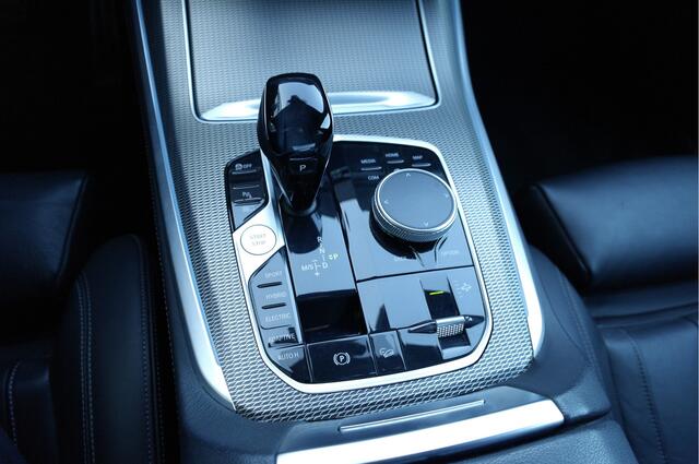 BMW X5 xDrive45e High Executive M-Pakket | Leder | Memory | Trekhaak | Carplay | 21"| NL-Auto