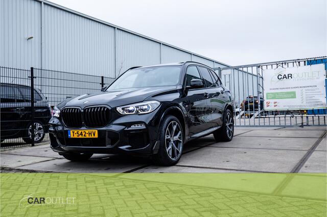 BMW X5 45e High Executive X-Drive45e High Ex Warmte Comf pakket M uitv. Swarovsky/HUD/Bowers&Wilkins/Pano/Massagefuncties/Comfort acces/Soft Close/ Sky Lounge/Stoelverwarming en ventilatie/Stuur\verwarm./Trekhaak/Clima Bekerh/Carbon performance ETC! Zeer goed on
