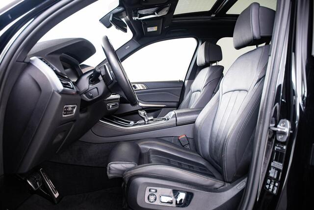 BMW X5 xDrive30d High Executive 7p. M Sport - Trekhaak - Panoramadak - Comfortstoelen - Warmte Comfort Pack - CraftedClarity - Getinte Ruiten - Comfort Access - Active Cruise Control - Parking Assistant Plus -