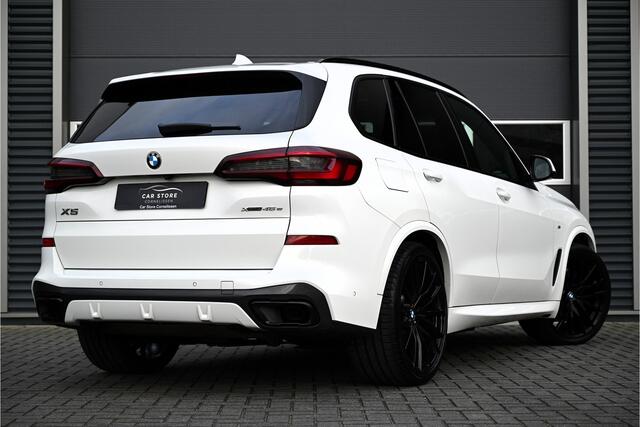 BMW X5 xDrive45e M-SPORT / PANO / LASER / MASSAGE / HUD / COMFORTSTOELEN / STOELKOELING / TREKHAAK / 22"