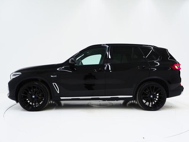 BMW X5 xDrive45e High Executive | Panoramadak | Luchtvering | Trekhaak | Camera | Adaptive Cruise | Carplay