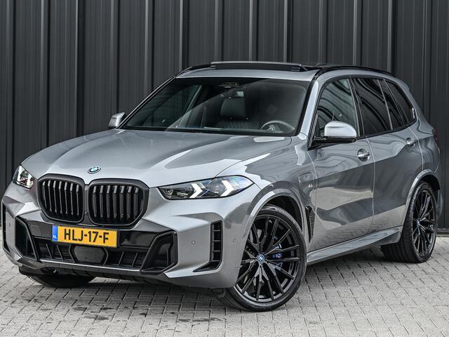 BMW X5 xDrive50e | M-SPORT BRAKE | COMFORT ACCESS | SOFT CLOSE | TREKHAAK | SHADOW-LINE | PANORAMADAK | STOEL VENTILATIE | AMBIANCE AIR | AMBIANCE LIGHT | ADAPTIVE LED | ACTIVE CRUISE | 360 CAMERA | DAB+ | HARMAN/KARDON | GESTURE CONTROL |