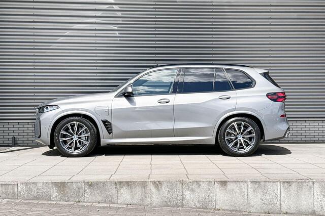 BMW X5 xDrive50e M sportpakket | Massagefunctie | Trekhaak | Innovation Pack | Soft-close | Travel Pack
