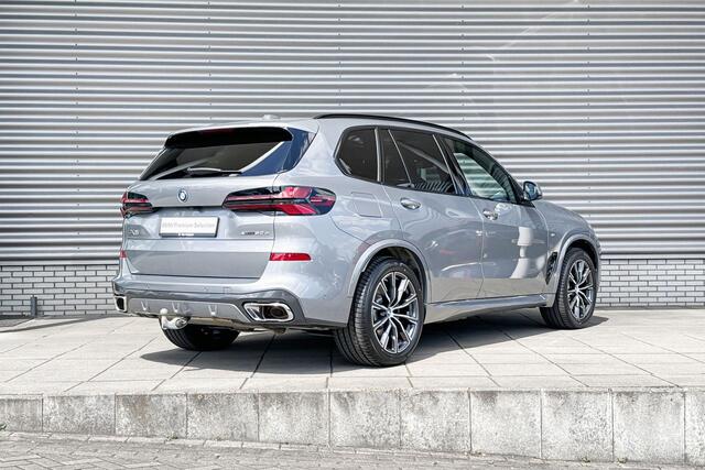 BMW X5 xDrive50e M sportpakket | Massagefunctie | Trekhaak | Innovation Pack | Soft-close | Travel Pack
