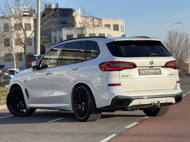 BMW X5 xDrive45e M-Sport Pano Trekhaak Stoelk. Softcl. Swarovski