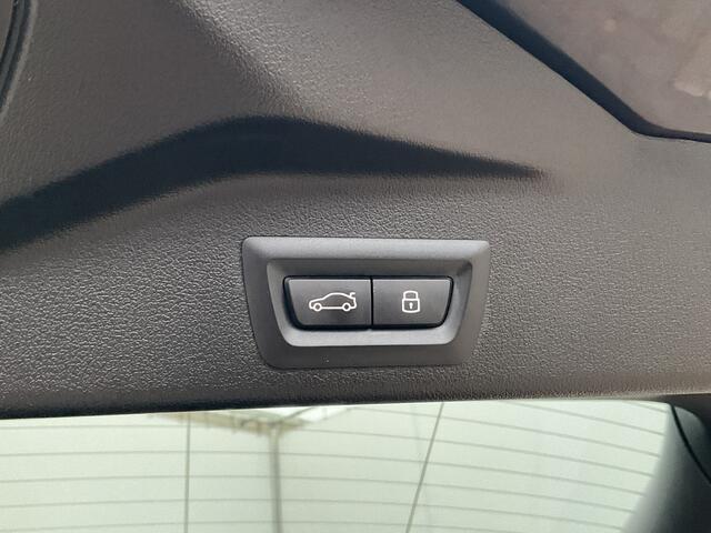 BMW X5 xDrive40i High Executive M-Sport Trekhaak HUD Pano B&W Luchtvering Stoelverw+Ventilatie Leer BOMVOL!