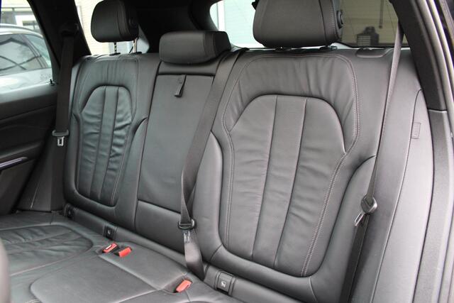 BMW X5 xDrive30d High Executive M-Sport - Panorama - Head-up - Lederen bekleding