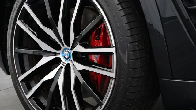 BMW X5 xDrive50e M-Sport Pro | Massage | Harman/Kardon | Soft-Close | Head-up | Panoramadak | Stoelventilatie | Trekhaak