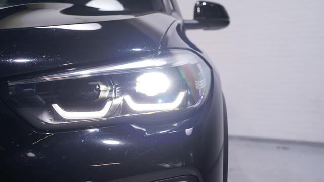 BMW X5 xDrive45e High Executive DAB-ontvangst apple carplay camera verwarmde en geventileerde comfort voorstoelen met memory driving-assist private-glas 19"-inch lmv zwarte hemelbekleding elektrische stuurkolom trekhaak