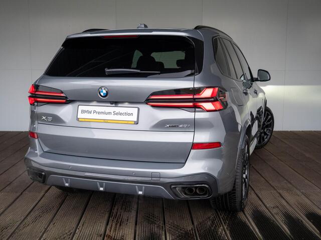 BMW X5 xDrive40i | M Sportpakket Pro | Innovation Pack | Harman Kardon | Comfort Access | Soft-Close | Panoramadak | Massagefunctie | Driving Assistant Professional | Trekhaak