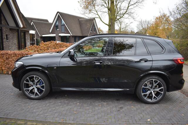 BMW X5 xDrive45e High Ex. M-PAKKET 395PK BOMVOL PANO, ACC ENZ.