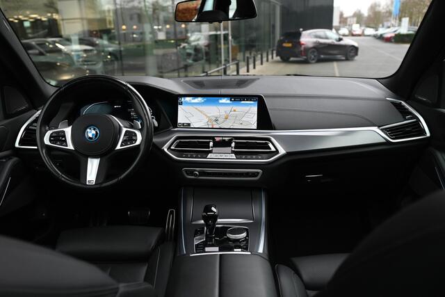 BMW X5 xDrive45e High Executive M Sport Autotmaat / Panoramadak / Sportstoelen / Trekhaak / Adaptief onderstel / Laserlight / Comfort Access / Head-Up / Harman Kardon