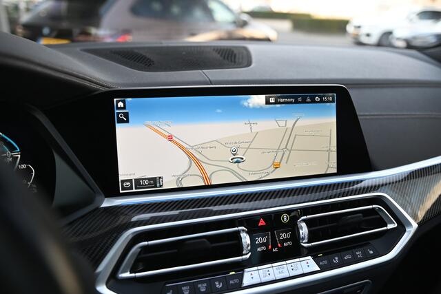 BMW X5 xDrive45e High Executive M Sport Automaat / Panoramadak Sky Lounge / Trekhaak / Laserlight / Head-Up / Parking Assistant Plus / Comfort Access