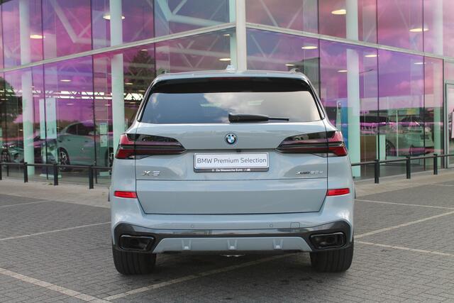 BMW X5 xDrive50e High Executive M Sport Automaat / Panoramadak Sky Lounge / Trekhaak / Soft-Close / Parking Assistant Professional / Adaptieve LED / Active Steering