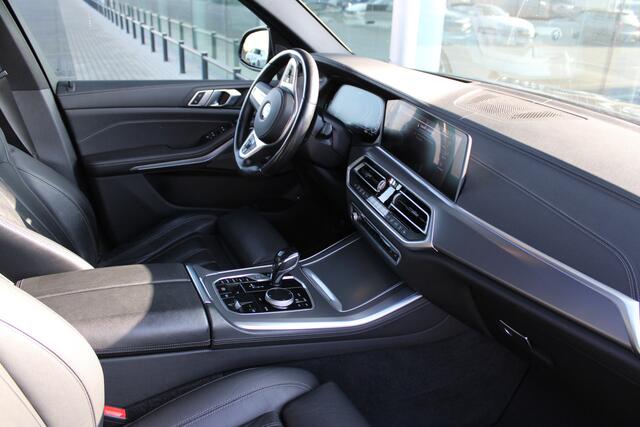 BMW X5 xDrive45e M Sport Automaat / Trekhaak / Panoramadak / Comfortstoelen / Comfort Acces / Head-Up / Laserlight / Harman Kardon