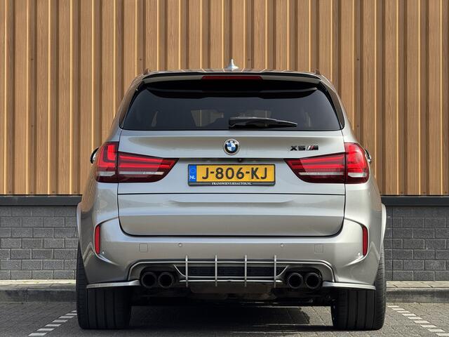 BMW X5 M | 576 PK! | Maxton | Carbon | 21" Lichtmetaal | Leder | Elektrische Trekhaak | Camera | Lane Assist | Dodehoeksensor | Harman & Kardon | Head-Up Display | Sfeerverlichting |