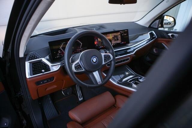 BMW X5 xDrive50e | BTW | Skylounge | B&W Audio | Pano | Trekhaak |