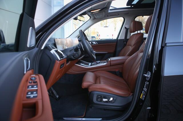 BMW X5 xDrive50e | BTW | Skylounge | B&W Audio | Pano | Trekhaak |