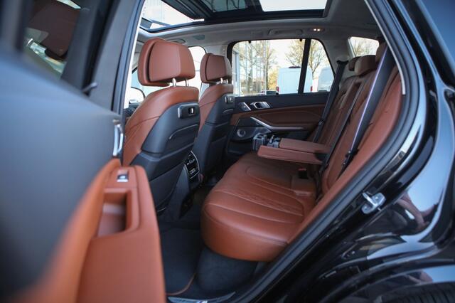 BMW X5 xDrive50e | BTW | Skylounge | B&W Audio | Pano | Trekhaak |