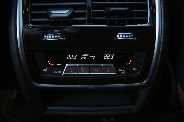 BMW X5 xDrive50e | BTW | Skylounge | B&W Audio | Pano | Trekhaak |