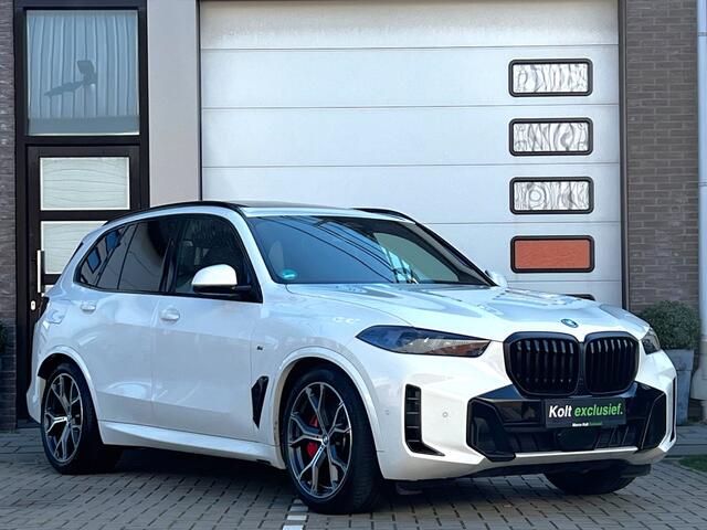 BMW X5 xDrive50e High Executive M Sport / BMW Nieren Iconic Glow / Head-UP / Panodak / Luchtvering / Soft Close / Harman-Kardon / 360 Camera / Trekhaak / Park Assist Prof / Individual Leder Merino / Zwarte Hemel / 1e Eigenaar!