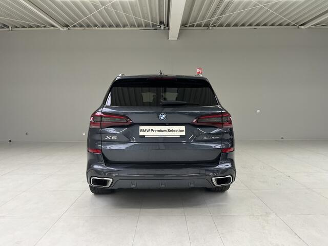 BMW X5 xDrive45e M-Sport | 2 jaar BMW Garantie | 22" | Panorama | Head-Up | Laser | Soft Close | Active Cruise Control met Stop en Go-functie