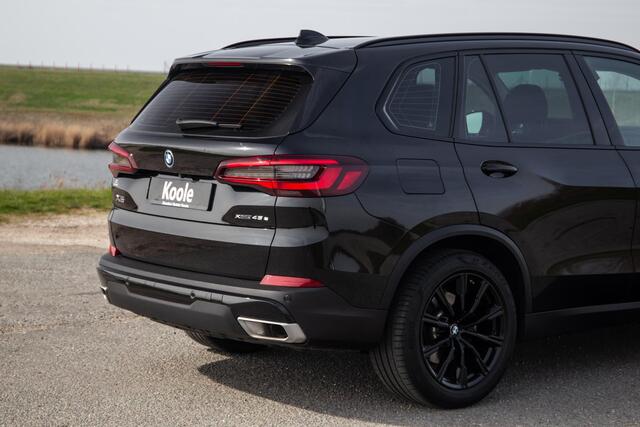 BMW X5 xDrive45e CARPLAY / CAMERA / DEALER ONDERHOUDEN / LEER / STOELVERWARMING / BLACK ON BLACK
