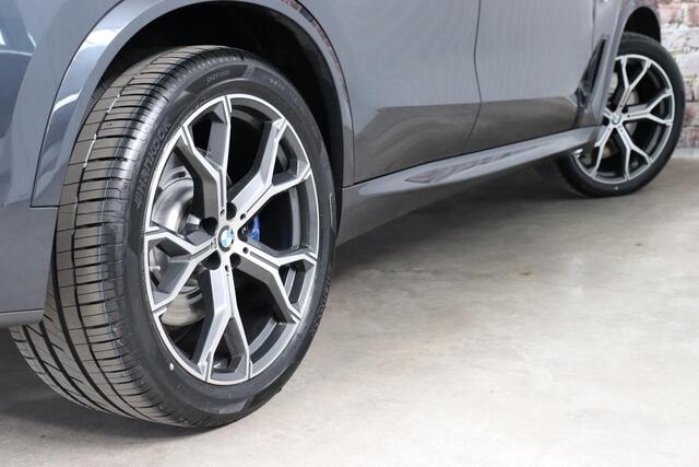 BMW X5 xDrive45e High Executive M Sport Pakket Automaat / Live Cockpit Professional / Panoramadak / Trekhaak / Active Steering / Luchtvering / Exklusiv Leder Nappa / Stoelmassage / Head-Up Display / 21 Inch / Harman Kardon / Driving Assistant / Adaptieve LED-kop