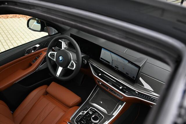 BMW X5 xDrive50e High Executive M Sport Automaat / Panoramadak Sky Lounge / Trekhaak / Massagefunctie / Bowers & Wilkins / Parking Assistant Professional / Soft-Close