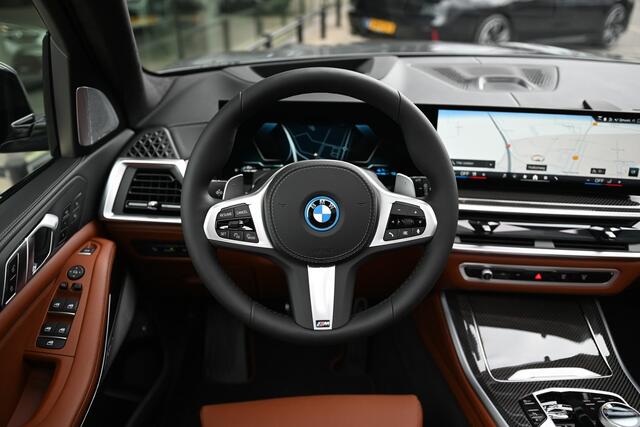 BMW X5 xDrive50e High Executive M Sport Automaat / Panoramadak Sky Lounge / Trekhaak / Massagefunctie / Bowers & Wilkins / Parking Assistant Professional / Soft-Close