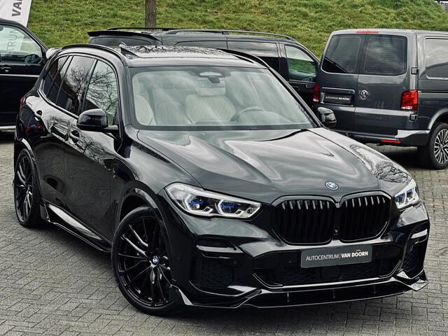 BMW X5 xDrive45e | M-Sport | Dark Label | Beige leer | Massagestoelen | Active steering | Pano | Stoelvent. | Laser | Trekhaak | Incl btw