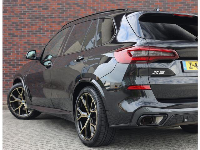 BMW X5 45e xDrive | SkyLounge - Trekhaak - B&W