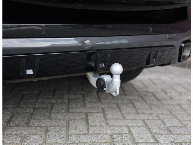 BMW X5 45e xDrive | SkyLounge - Trekhaak - B&W