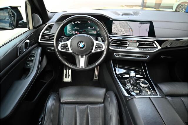 BMW X5 xDrive40i M-SPORT / PANO / BOWERS & WILKINS / LASER / SOFTCLOSE / HUD / COMFORTSTOELEN / TREKHAAK / 22"