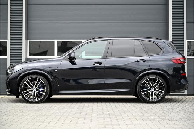 BMW X5 xDrive40i M-SPORT / PANO / BOWERS & WILKINS / LASER / SOFTCLOSE / HUD / COMFORTSTOELEN / TREKHAAK / 22"