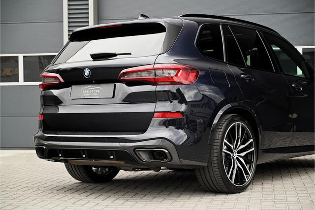 BMW X5 xDrive40i M-SPORT / PANO / BOWERS & WILKINS / LASER / SOFTCLOSE / HUD / COMFORTSTOELEN / TREKHAAK / 22"